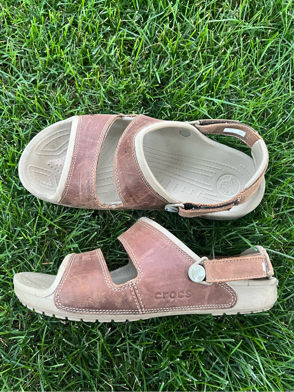 CROCS Yukon Two-Strap sandals Men’s Sz 9